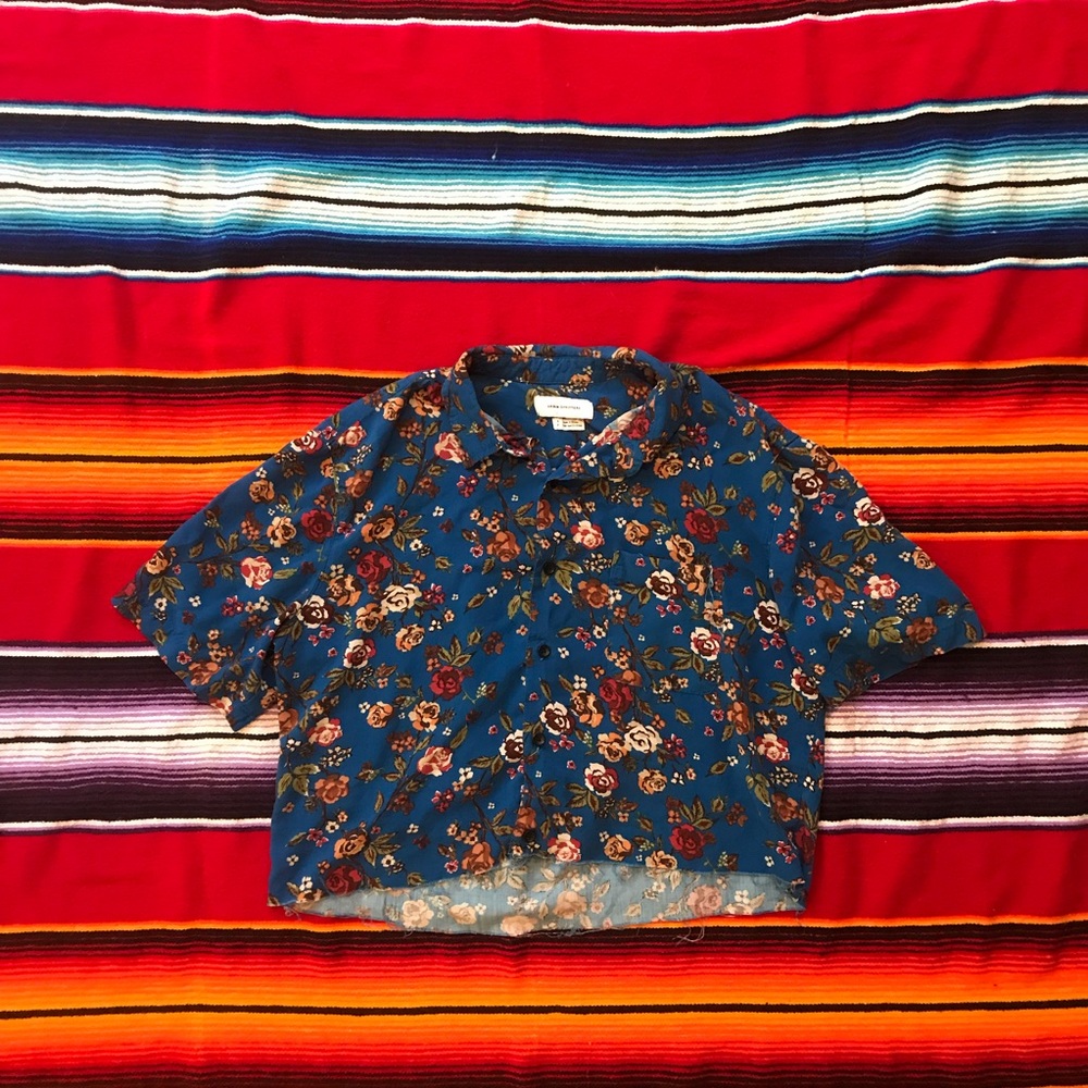 🌿URBAN OUTFITTERS CROP TOP🌿